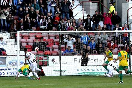 Joe Cardle scores v Cowdenbeath Joe Cardle scores v Cowdenbeath