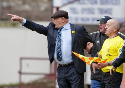 Dunfermlin?e Athletic v Forfar Athletic Irn Bru First Division Play Off East End Park 11 May 2013 Dick Campbell shouts (c) Craig Brown Dunfermlin?e Athletic v Forfar Athletic Irn Bru First Division Play Off East End Park 11 May 2013 Dick Campbell shouts (c) Craig Brown