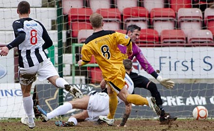 Scott Agnew scores for Dumbarton Scott Agnew scores for Dumbarton