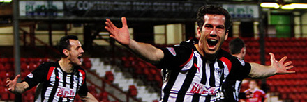 Liam Buchanan makes it Dunfermline 3 Aberdeen 1 Liam Buchanan makes it Dunfermline 3 Aberdeen 1