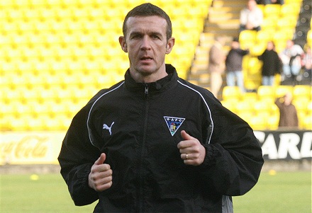Jim McIntyre warms up at Livingston Jim McIntyre warms up at Livingston