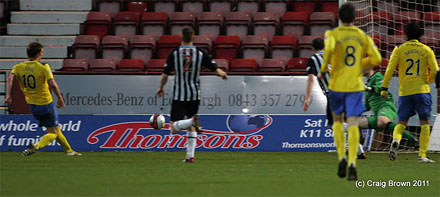 Liam Craig makes it 3-0 Liam Craig makes it 3-0