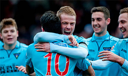 Dunfermline celebrate El Bakhtaoui`s opener Dunfermline celebrate El Bakhtaoui`s opener