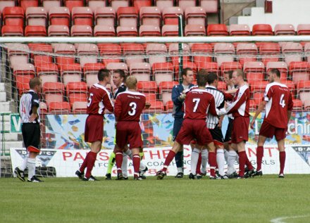 88th minute brawl Dunfermline v Arbroath 88th minute brawl Dunfermline v Arbroath