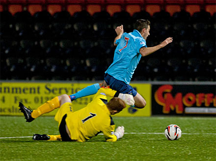 Andrew Duncan takes down Shaun Byrne Andrew Duncan takes down Shaun Byrne