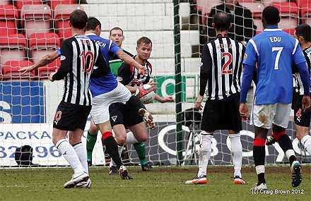 Lee McCulloch scores for Rangers against Dunfermline Lee McCulloch scores for Rangers against Dunfermline