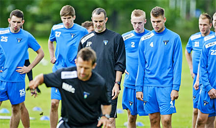 PRE SEASON TRAINING PRE SEASON TRAINING