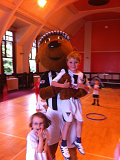 Sammy meets his fans at community classes Sammy meets his fans at community classes