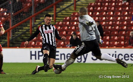 Joe Cardle is denied late on in the Clydesdale Bank Scottish Premier League game between Aberdeen and Dunfermlin???e Athletic at Pittodrie, Aberdeen. P???icture: Craig Brown.Satu???rday 28th January 2012.