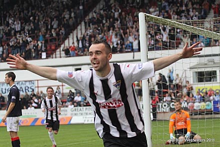 Nick Phinn scores v Falkirk