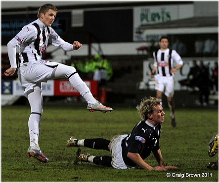 Wullie Gibson v Dundee Wullie Gibson v Dundee