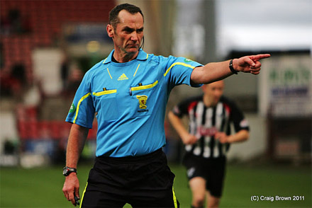 Referee Stevie O'Reilly Referee Stevie O'Reilly