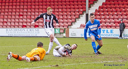Dunfermlin?e Athletic v Airdrie Irn Bru First Division East End Park 04 May 2013; Ryan Thomson cant find the net (c) Craig Brown Dunfermlin?e Athletic v Airdrie Irn Bru First Division East End Park 04 May 2013; Ryan Thomson cant find the net (c) Craig Brown