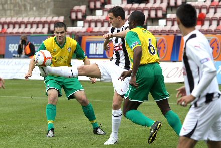 Steven McDougall v Cowdenbeath Steven McDougall v Cowdenbeath