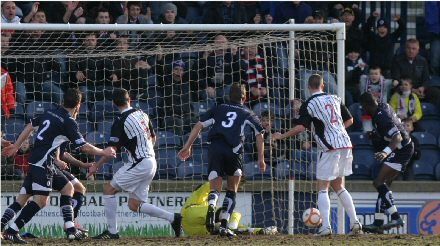 Tade scores equaliser for Raith Tade scores equaliser for Raith