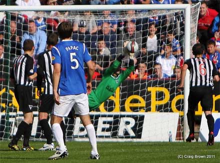 Paul Gallacher in action v Rangers Paul Gallacher in action v Rangers