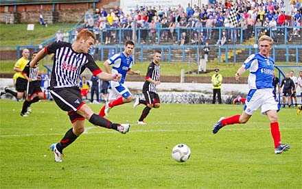 Ryan Thomson scores Dunfermlines third