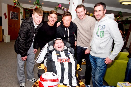 DAFC visit Rachel House in Kinross DAFC visit Rachel House in Kinross