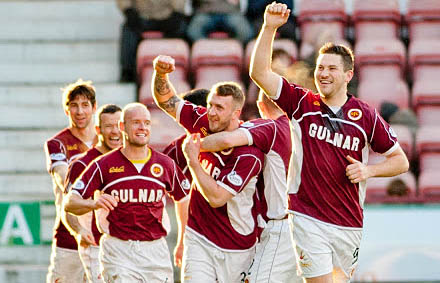 Kevin McKinlay leads the Stenny celebration Kevin McKinlay leads the Stenny celebration