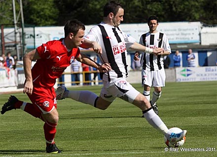 Davie Graham shoots in number two Davie Graham shoots in number two