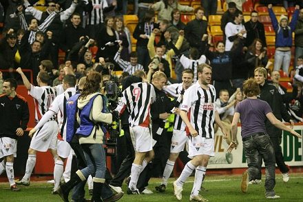 Scenes after the Pars win through Scenes after the Pars win through