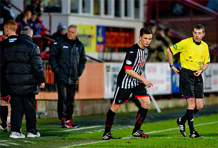 Lawrence Shankland replaces Ryan Thomson Lawrence Shankland replaces Ryan Thomson