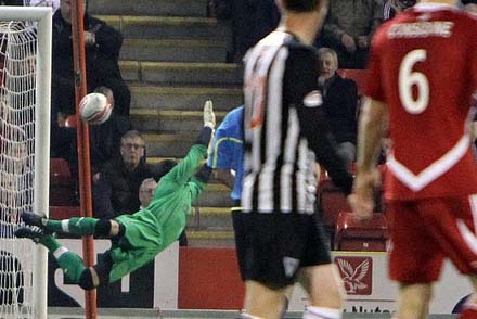 Paul Gallacher v Aberdeen Paul Gallacher v Aberdeen