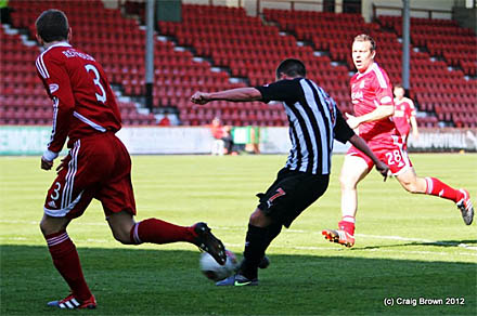 Joe Cardle scores the opener Joe Cardle scores the opener
