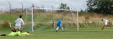 Scott McIntosh scores v Harthill Scott McIntosh scores v Harthill