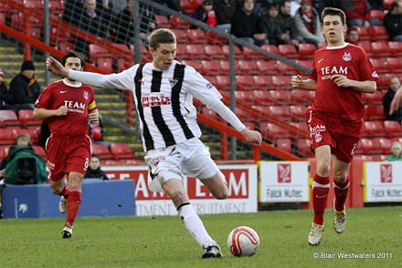 Pat Clarke for Dunfermline at Aberdeen Pat Clarke for Dunfermline at Aberdeen