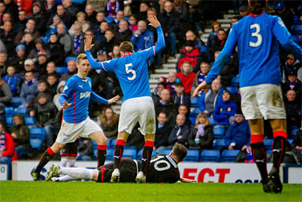 Ross Forbes taken down in the box Ross Forbes taken down in the box
