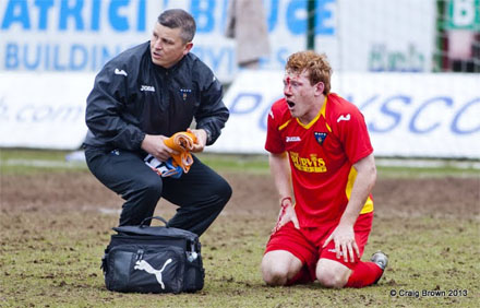 Jack Bruce suffers a broken nose