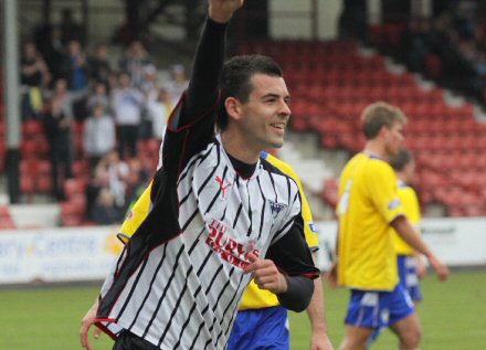 Steven Bell celebrates hattrick Steven Bell celebrates hattrick