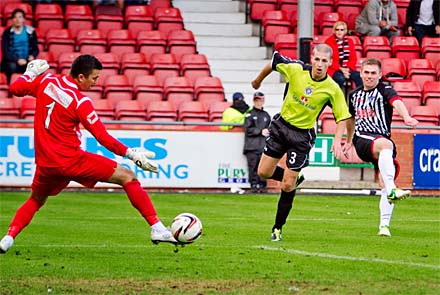 Allan Smith scores Pars third Allan Smith scores Pars third