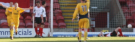 Nick Phinn celebrates a brace v Clyde 21/03/09 Nick Phinn celebrates a brace v Clyde 21/03/09