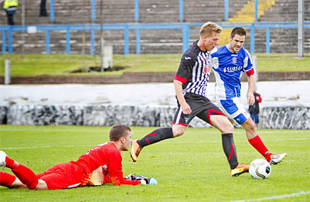 Ryan Ferguson puts the Pars ahead Ryan Ferguson puts the Pars ahead