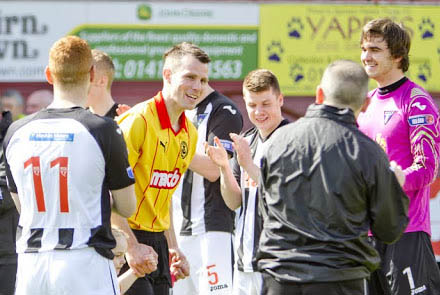 Andy Dowie walks out to Guard of Honour formed by old mates Andy Dowie walks out to Guard of Honour formed by old mates