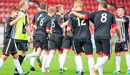 Pars go 2-1 up Pars go 2-1 up