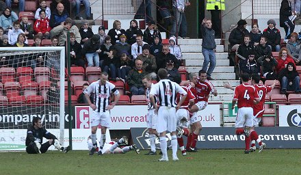 Brewster celebrates goal 21/02/09 Brewster celebrates goal 21/02/09