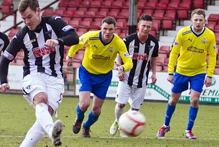 Andy Barrowman misses penalty Andy Barrowman misses penalty