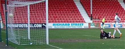 Jordan White nets his second v Black Watch 22/03/09