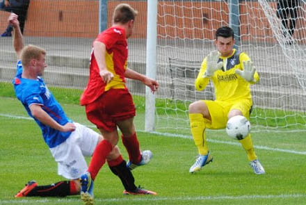 Lewis Spence scores v Rangers
