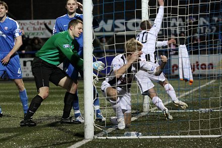 Andy Kirk makes it 2-1 Andy Kirk makes it 2-1