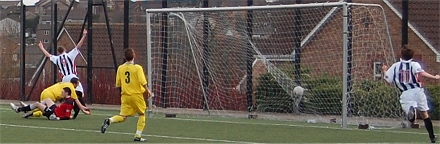 Jordan Whyte scores no.4 Jordan Whyte scores no.4