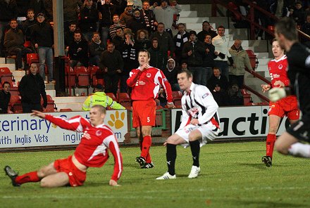 Andy Kirk scores v Clyde Andy Kirk scores v Clyde