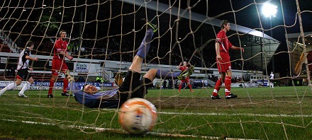 Steven McDougall scores 1-0