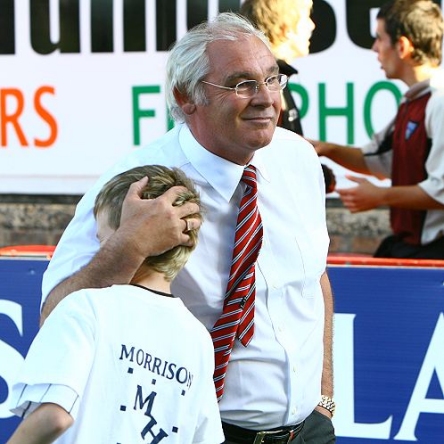 Leish hugs Ballboy Kyle
