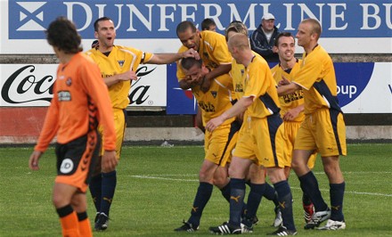 Scott Thomson goalscorer v Dundee United Scott Thomson goalscorer v Dundee United