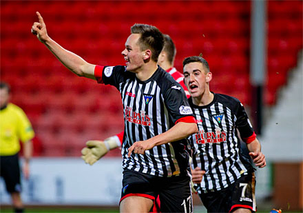 Lawrence Shankland celebrates his goal Lawrence Shankland celebrates his goal