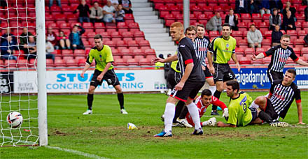 Luke Johnston nets, 2-1 Luke Johnston nets, 2-1